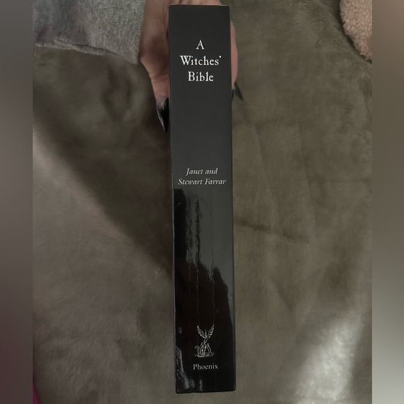 Book Bundle - Picture 3 of 7